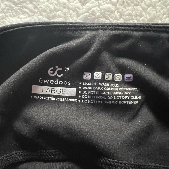 Ewedoos black leggings with pockets. Size large - Picture 5 of 7